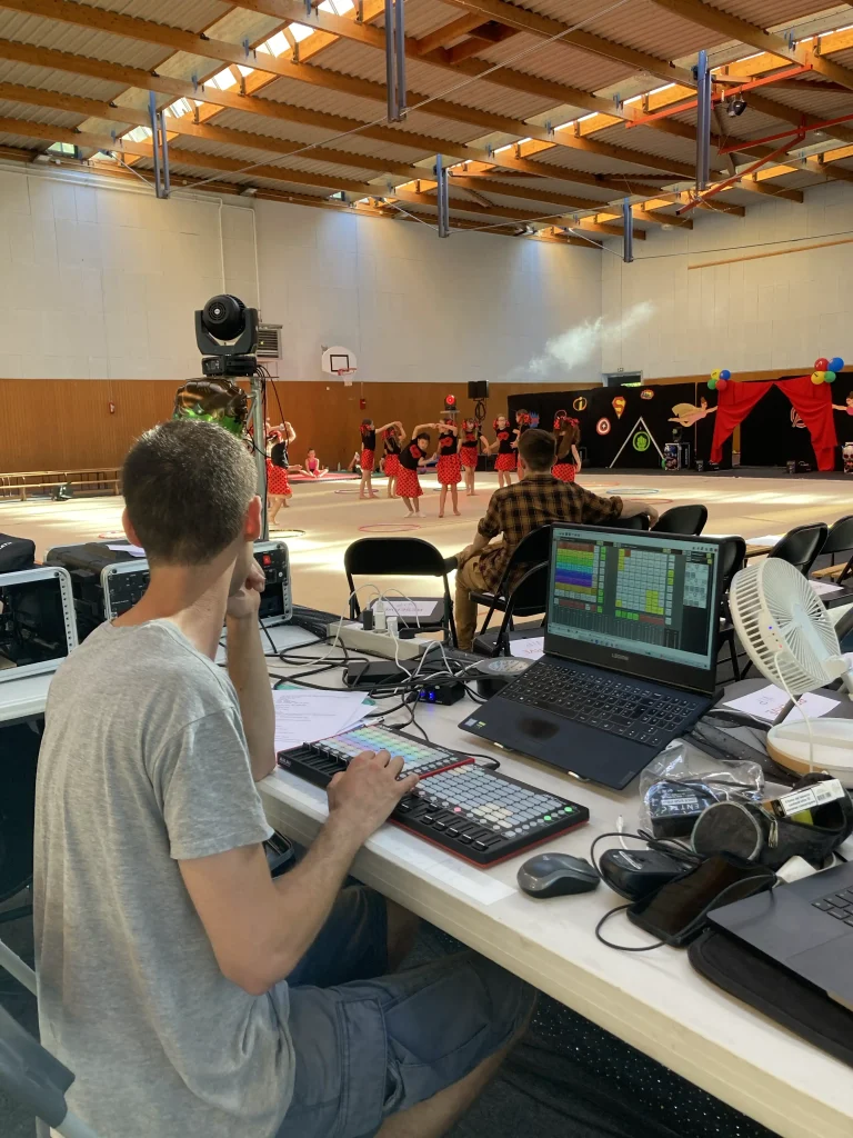 Locat scene au Gala de chevreuse 2025 pour la mise en lumière de l'événement